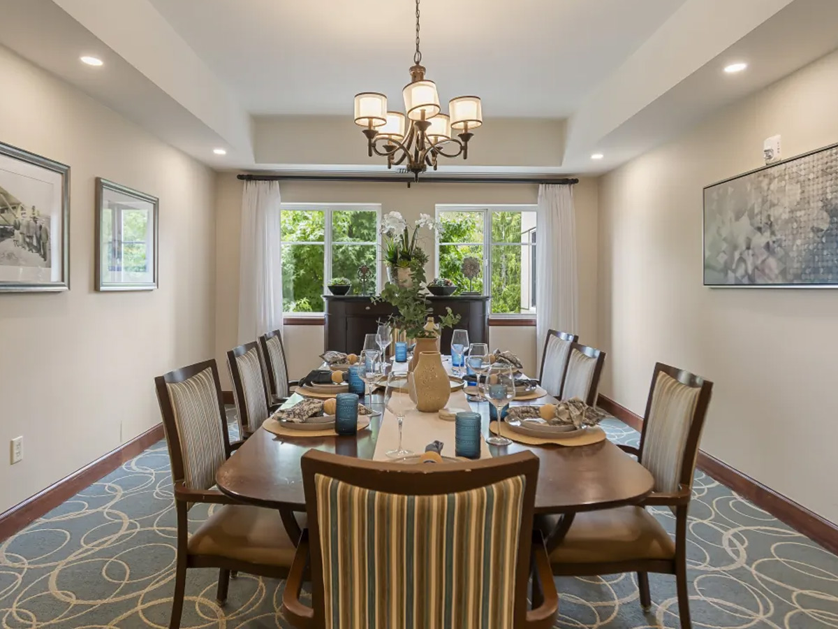 Harbour Pointe Sitting Area Private Dining Area