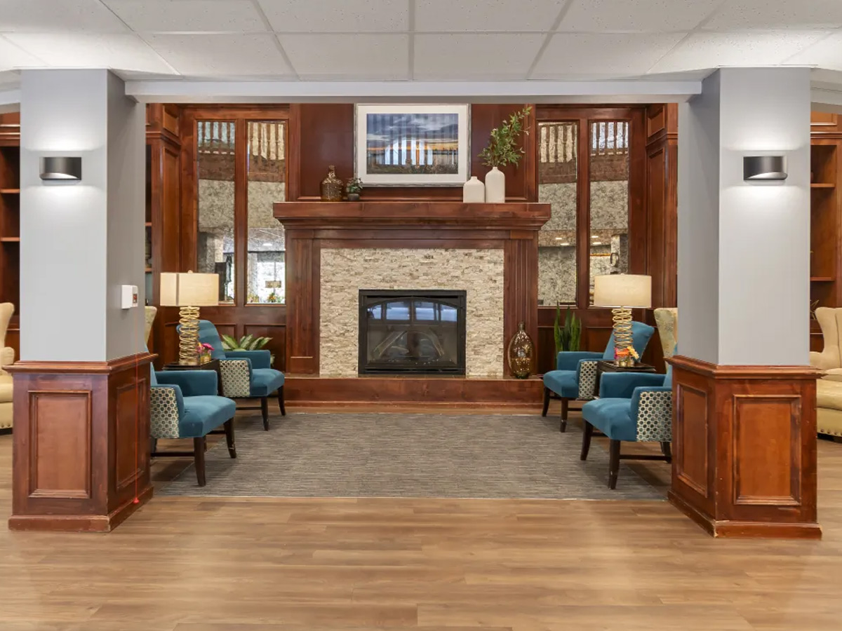 Harbour Pointe Sitting Area with Fireplace