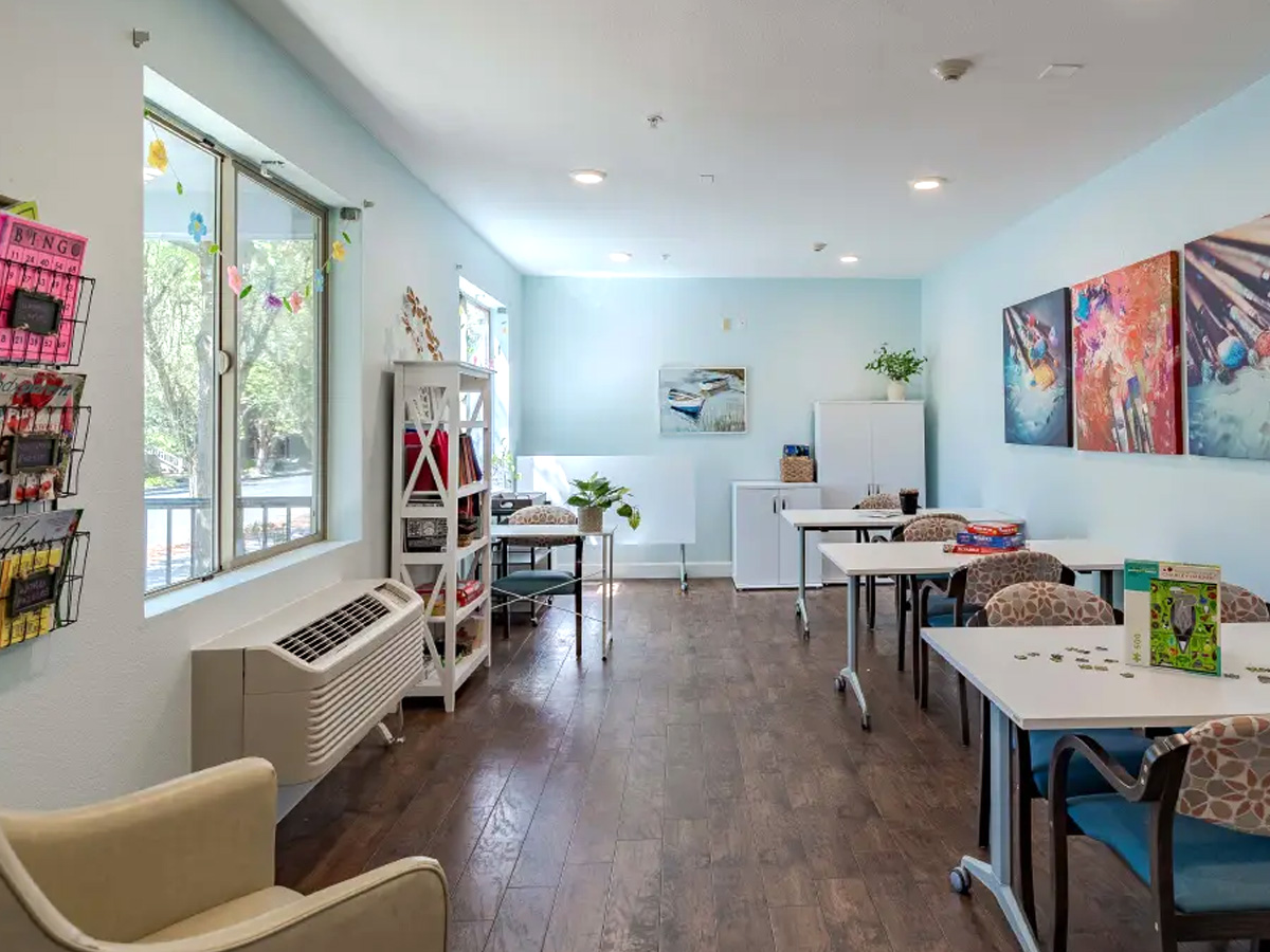 Hawthorne Gardens Craft Room