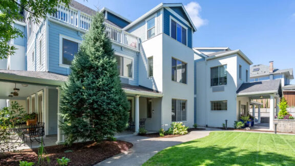 Hawthorne Gardens Exterior