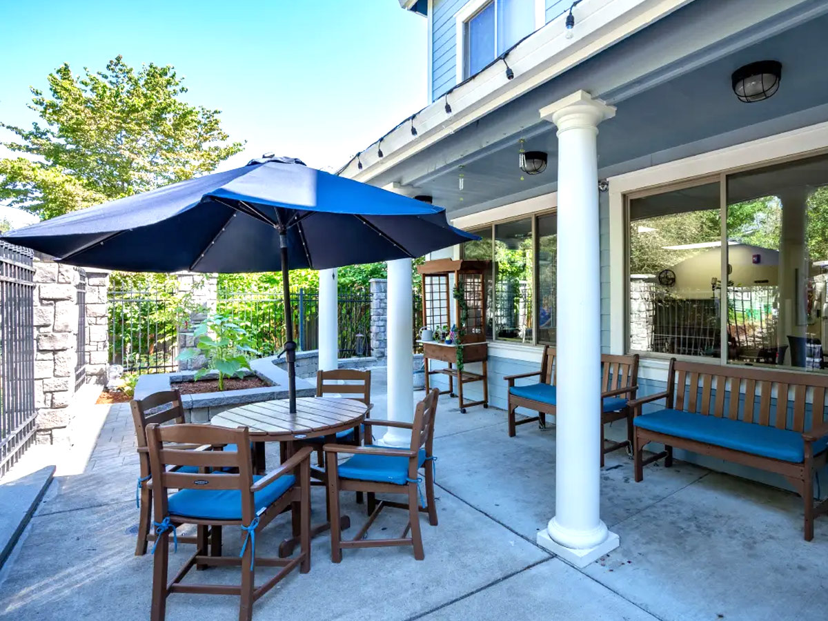 Hawthorne Gardens Outdoor Patio