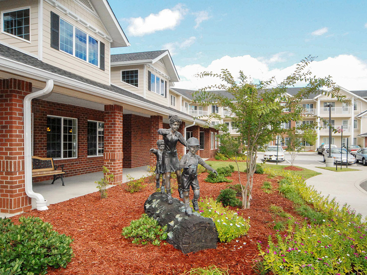 Dogwood Terrace Exterior with Statue