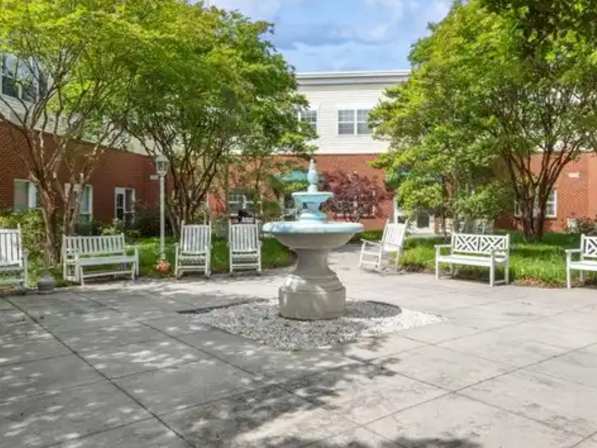 The Estates at West End Outdoor Courtyard with Fountain