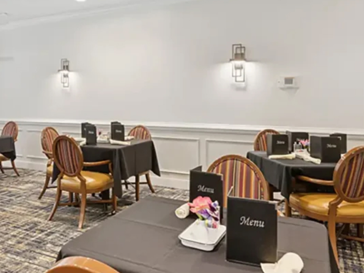 The Gardens at Virginia Beach Dining Room