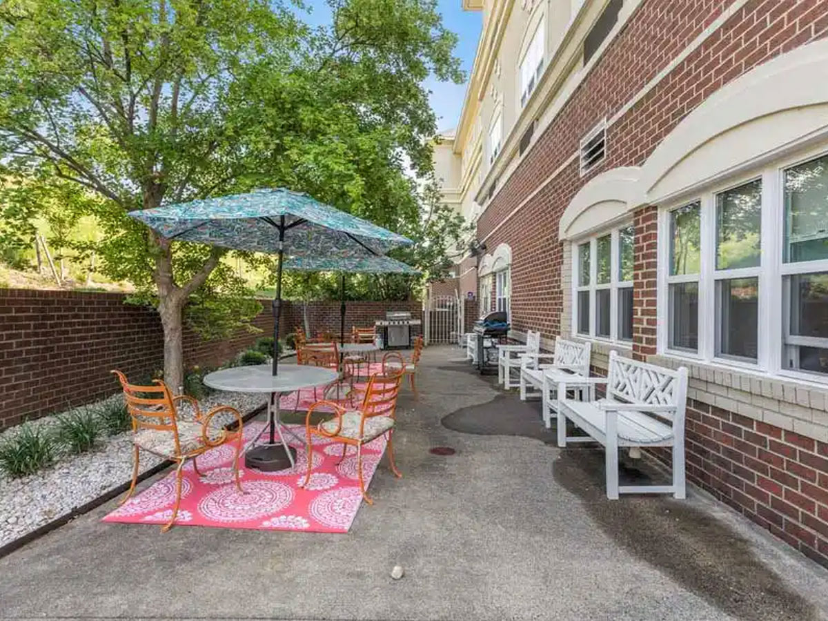 The Estates at Charlottesville Outdoor Patio