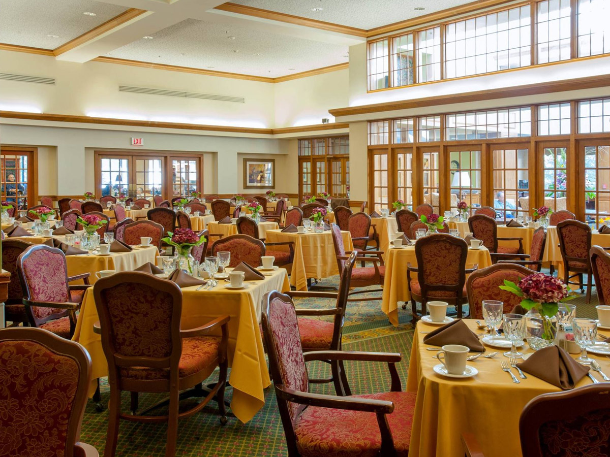 The Terraces a Lakewood Dining Room