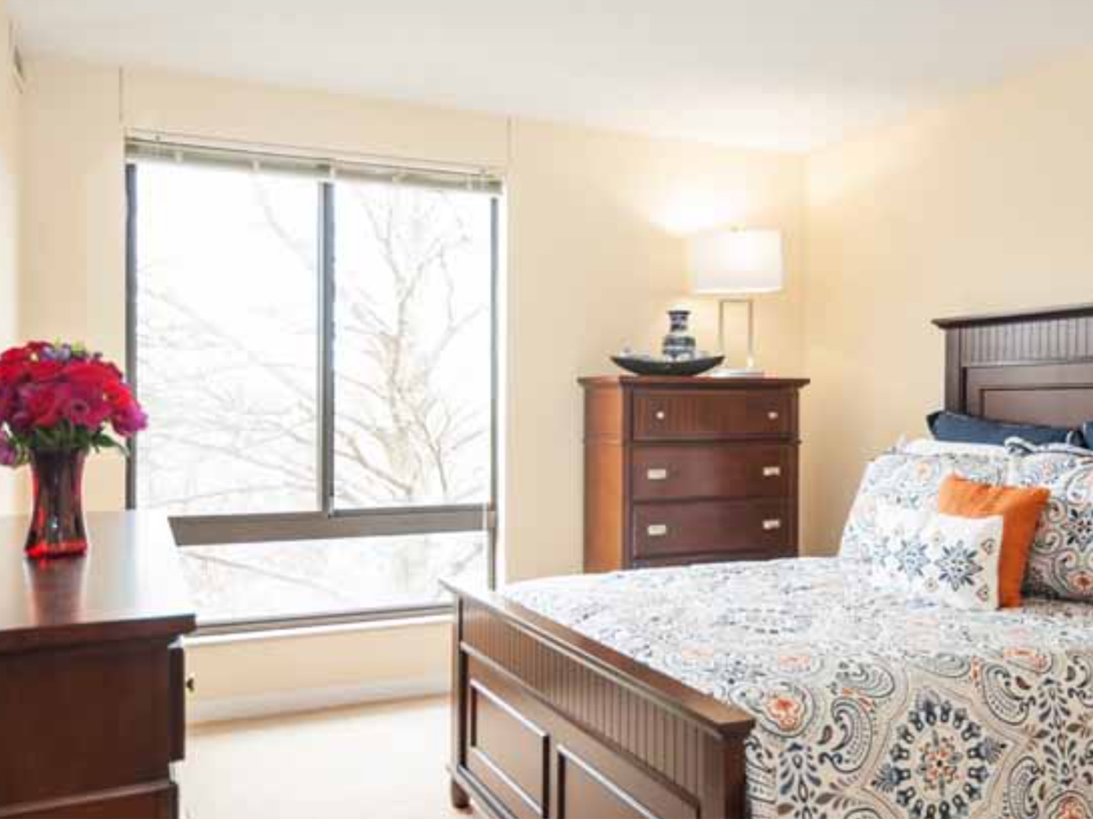 The Pointe at Teaneck Bedroom