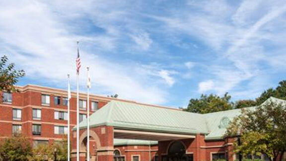 The Pointe at Teaneck Entrance