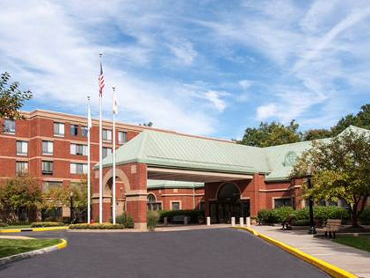 The Pointe at Teaneck Entrance