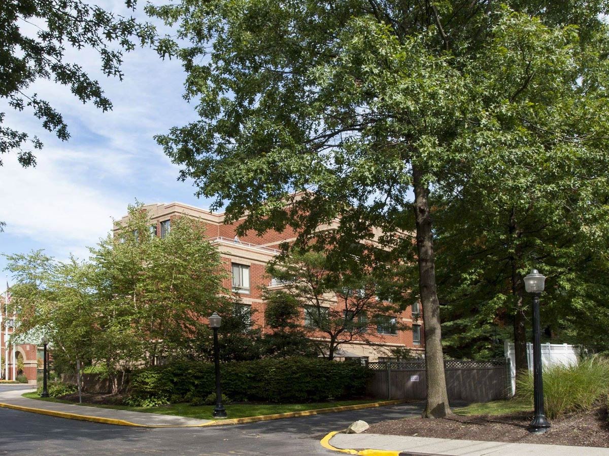 The Pointe at Teaneck Exterior