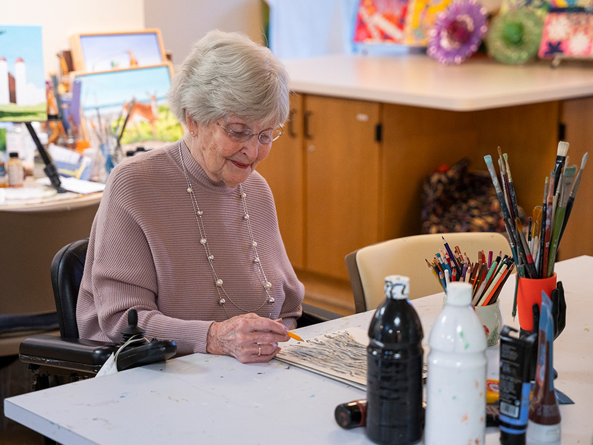 Hermitage Richmond Senior Lady Drawing