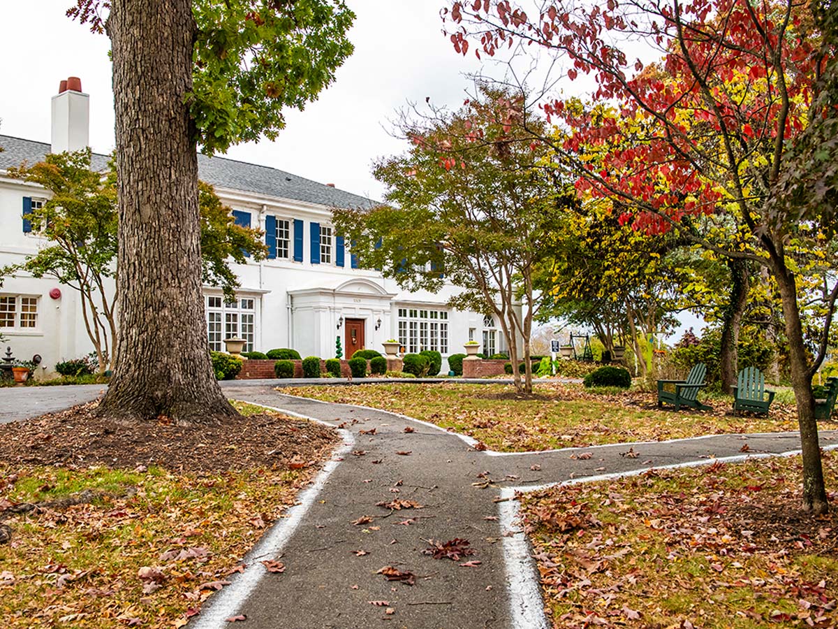 Hermitage Roanoke Entrance Fall Season