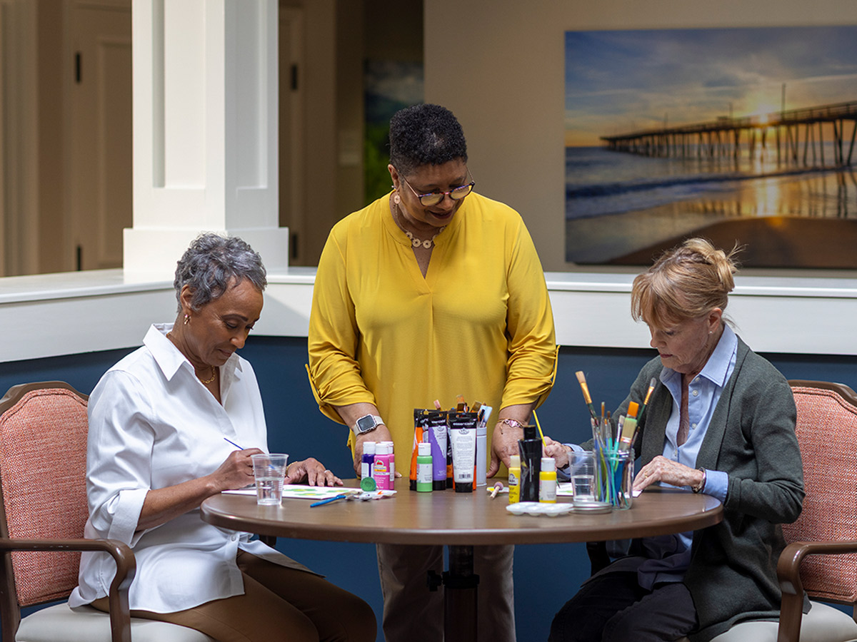 Hermitage Three Chopt Caregiver Helping with Crafts