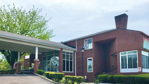 East Valley Healthcare Center entrance