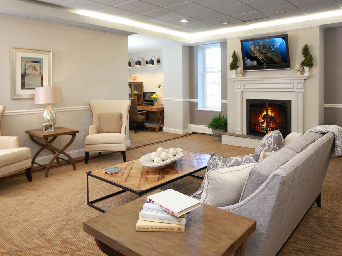 Maplewood at Danbury Community Lounge with Fireplace