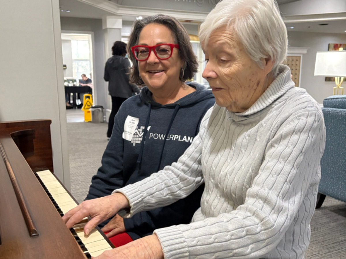 Naborforce Senior Friends Playing Piano