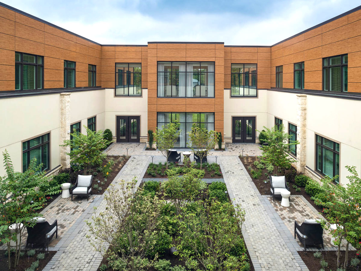 Maplewood at Princeton Outdoor Courtyard