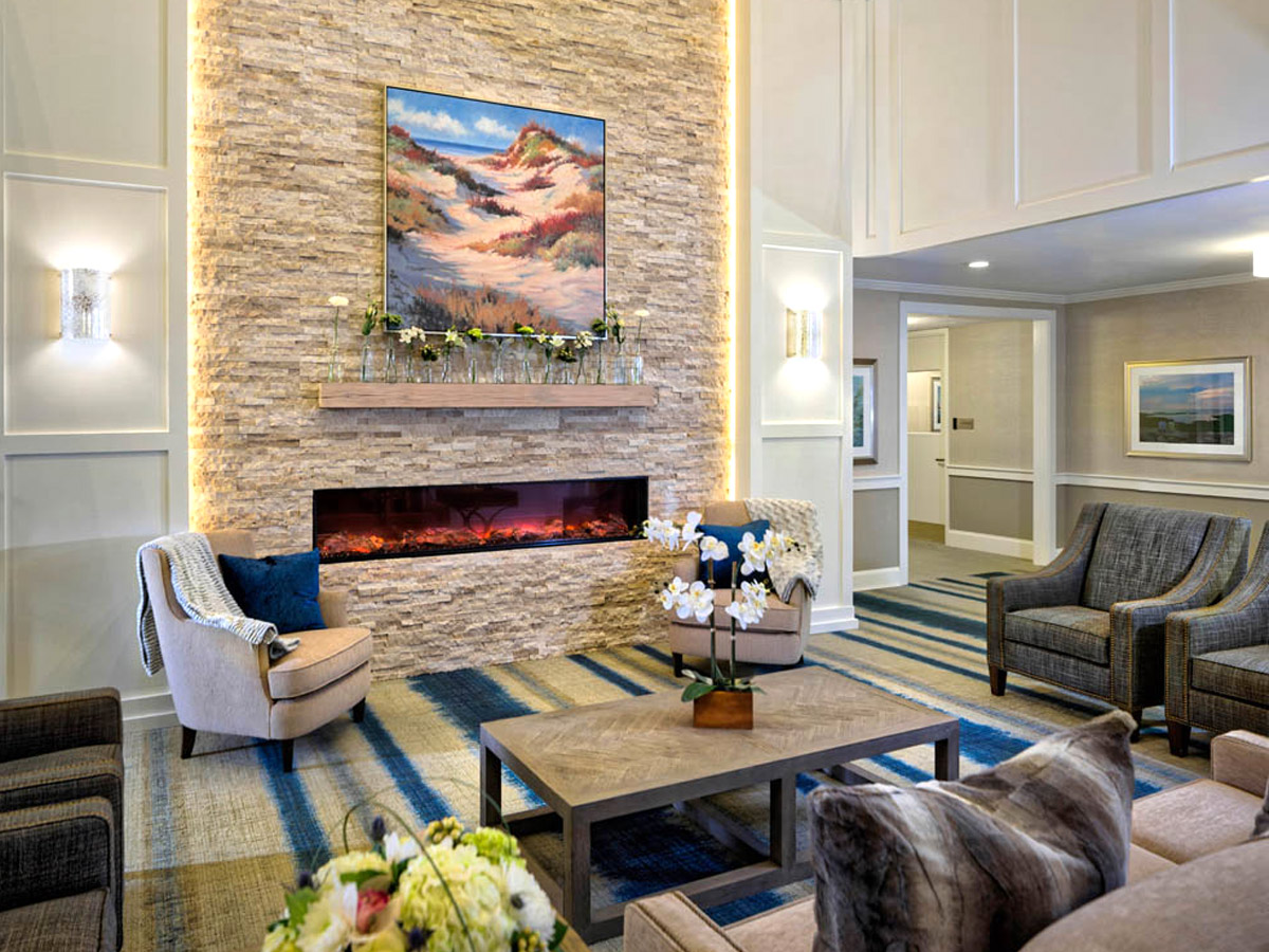 Maplewood at Mayflower Place Community Living Room with Fireplace