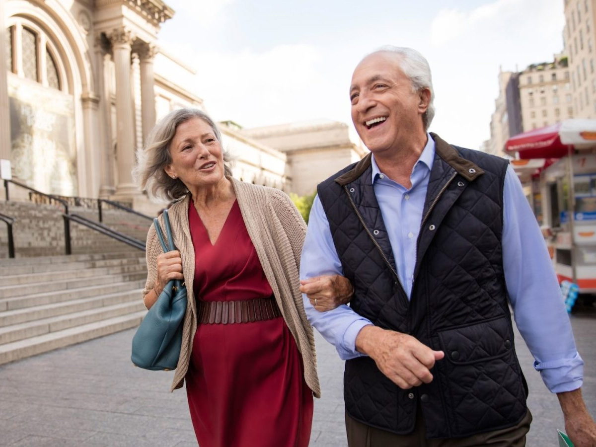 Inspir Carnegie Hill Couple Walking City Streets