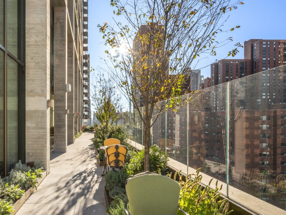 Inspir Carnegie Hill Outside Dining