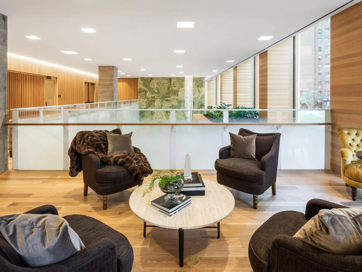 Inspir Carnegie Hill Sitting Area