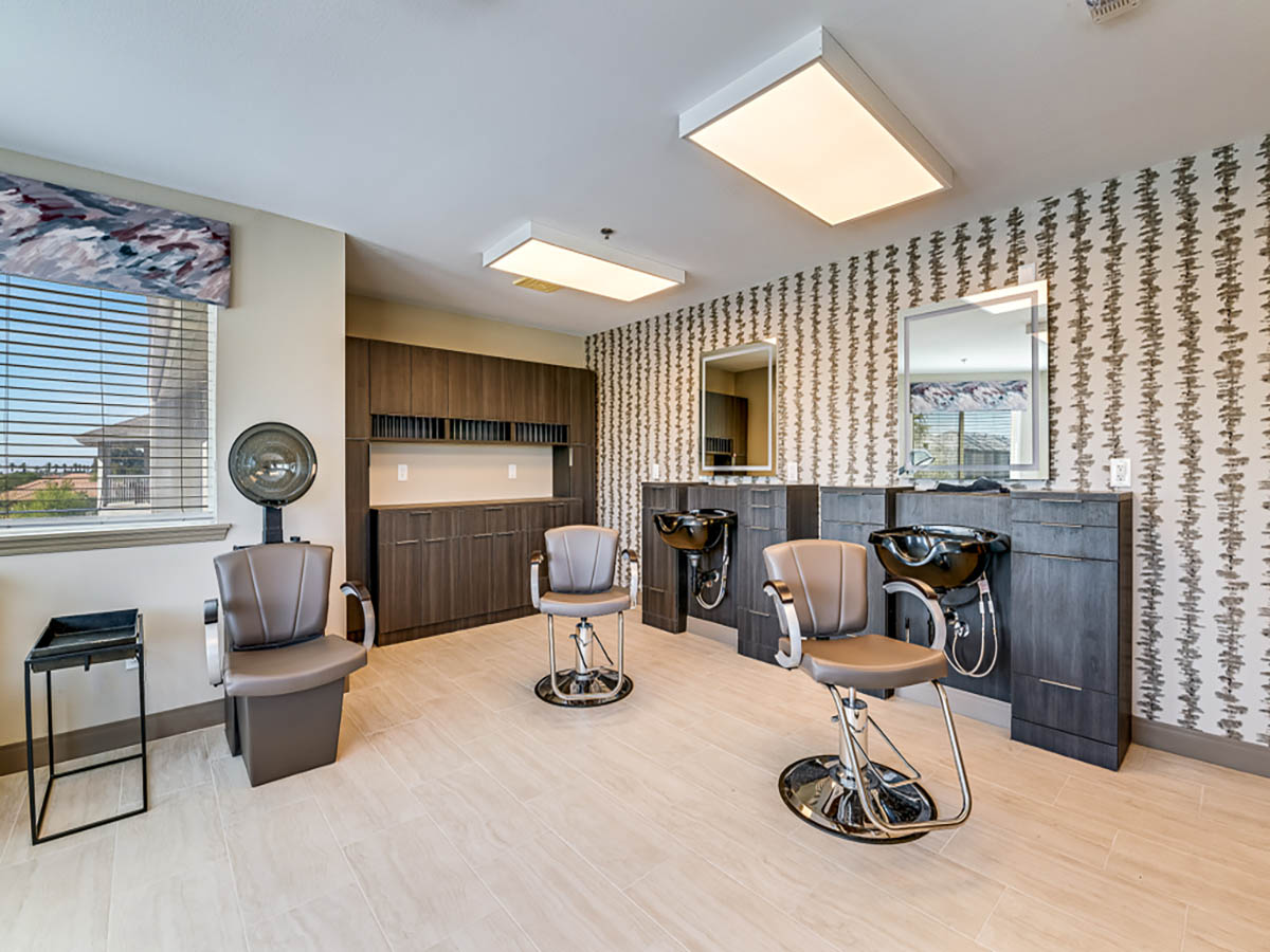 Vista Del Rio Professional Salon and Barbershop