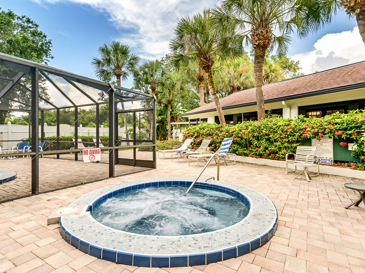 Belleair Towers Jacuzzi