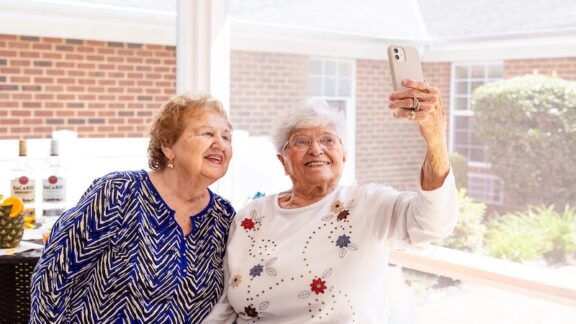 Smartphone features for seniors can be fun and entertaining as well as useful. Credit: Commonwealth Senior Living
