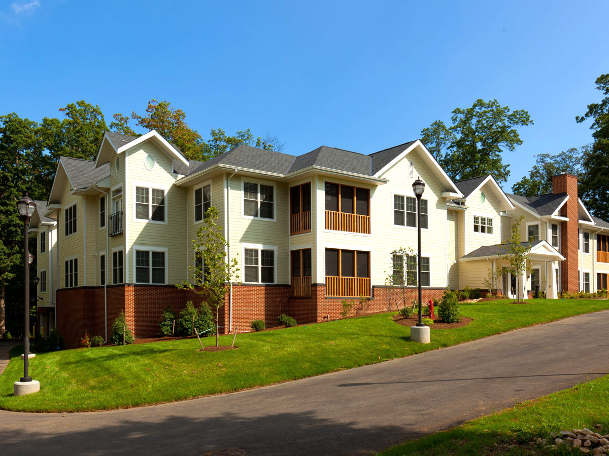 Brandon Oaks The Pines Exterior