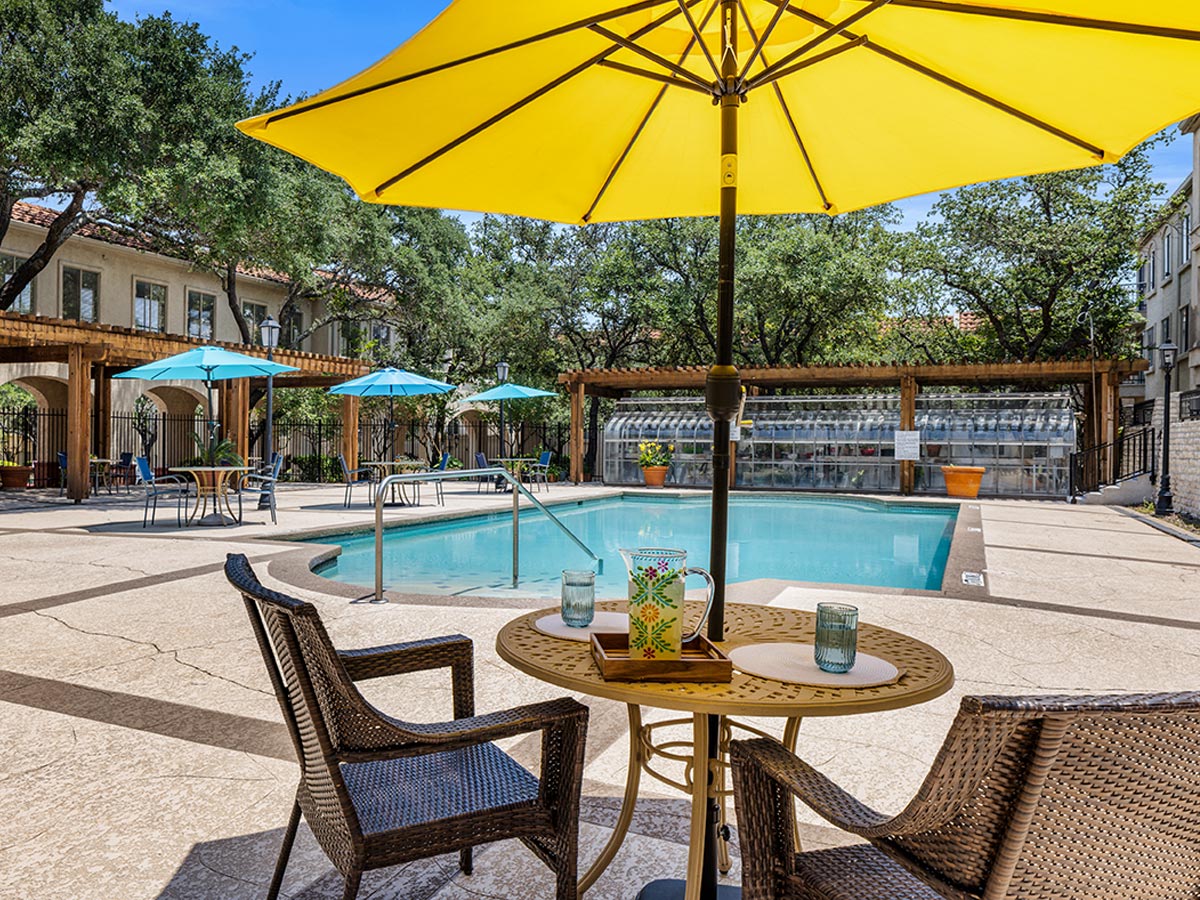 Madison Estates Pool Patio Seating
