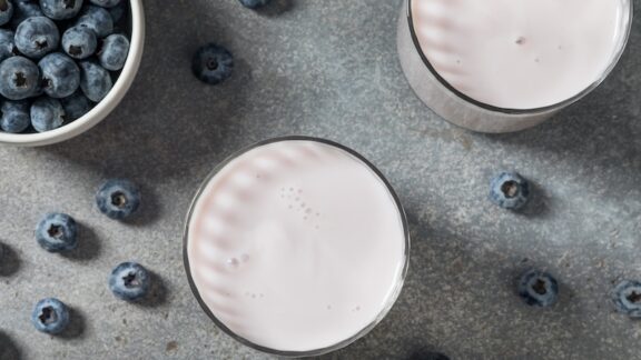 Blueberries and yogurt in bowls
